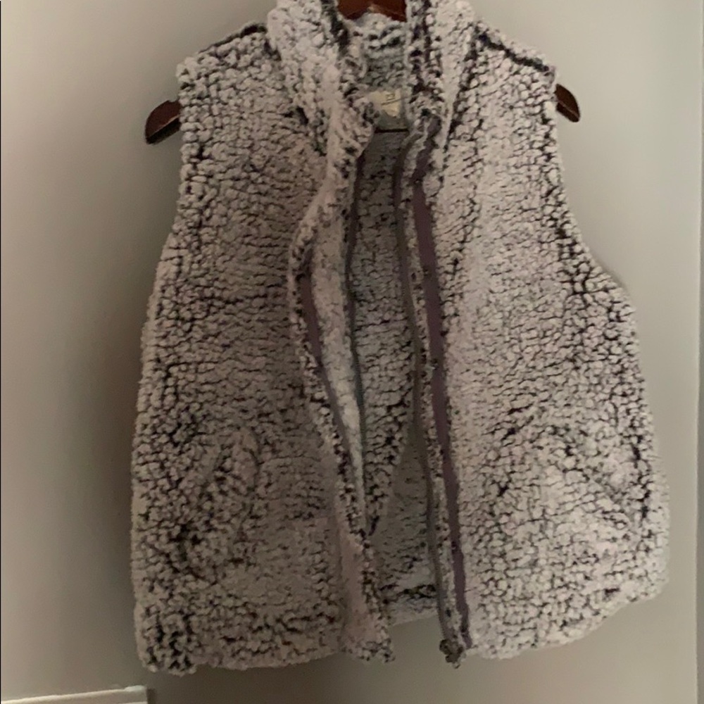 Vest - Picture 7 of 8